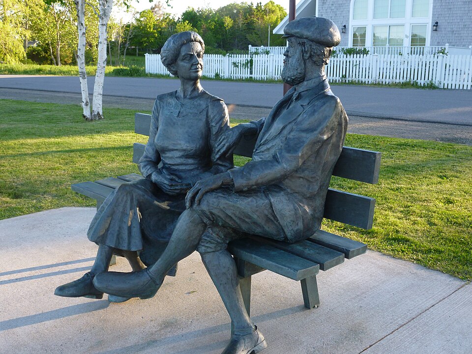 Statue of Alexander and Mabel Bell in Baddeck